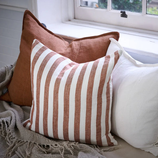 Santi Cushion White & Nutmeg 50 x 50 cm